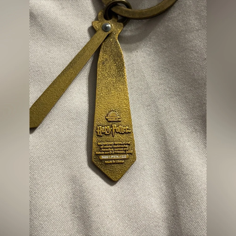 Warner Bros. Harry Potter Yellow Tie Hufflepuff Keychain